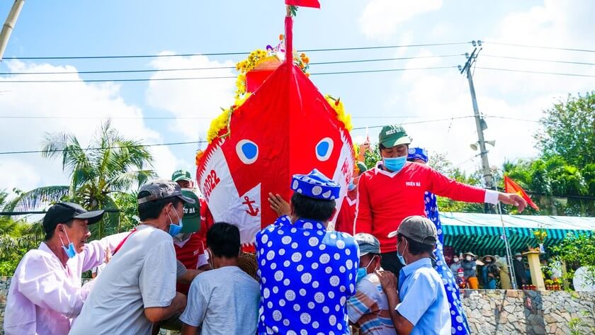 Tông Ôn - Tông Phong biểu thị hành động “đuổi” tà ma, dịch bệnh, xui xẻo, khó khăn, cầu mong sự thịnh vượng trong năm sắp tới
