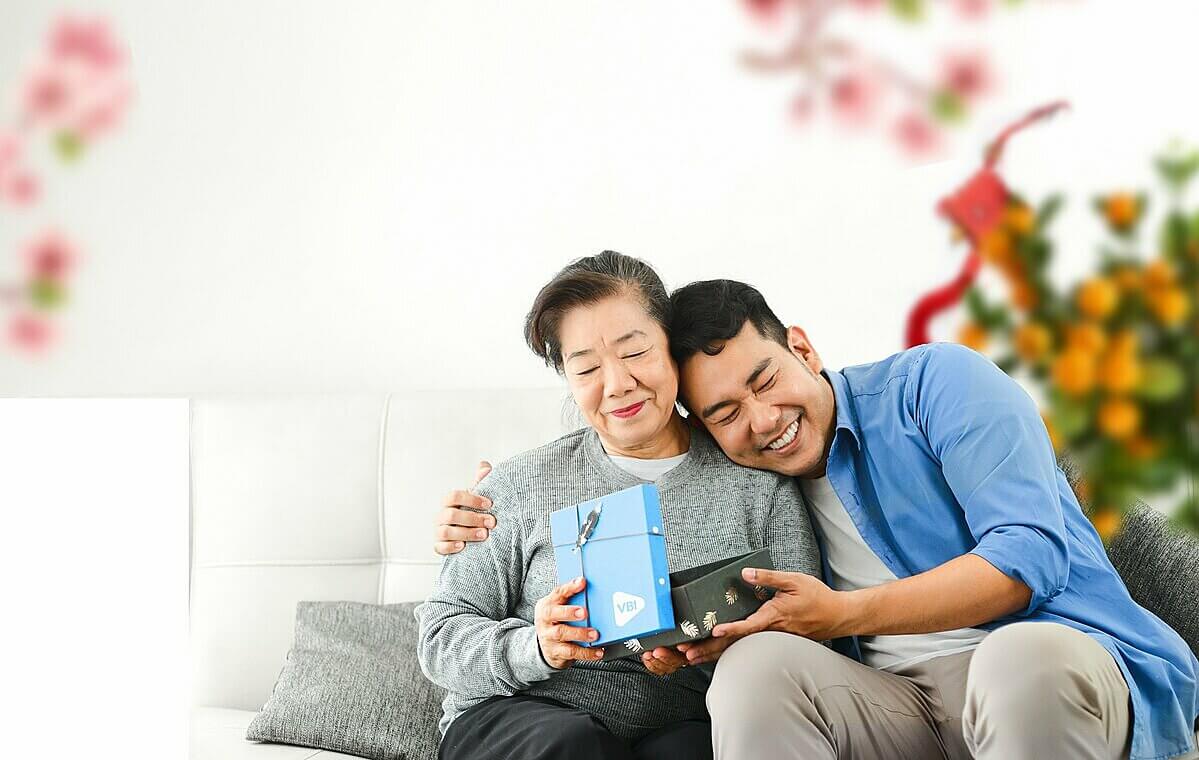 Mùa Vu Lan báo hiếu cũng là lúc để người con bày tỏ tình yêu thương, lòng biết ơn đối với những người thân trong gia đình.