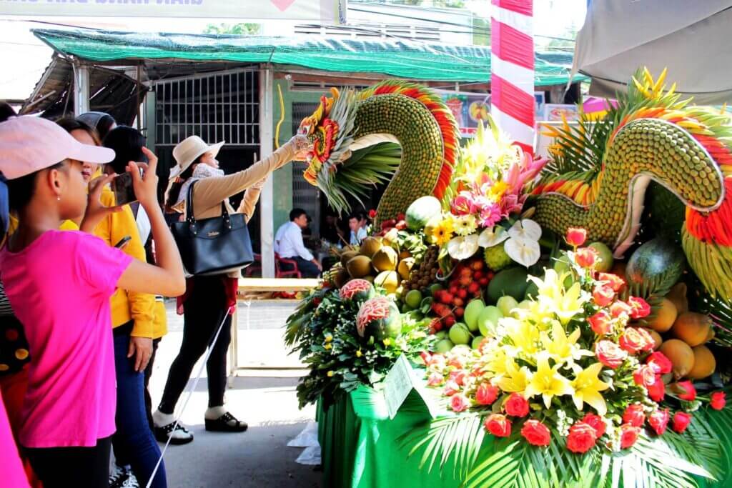 Lễ hội vườn trái cây Tân Lộc, một trong những lễ hội đặc sắc ở miền Tây Việt Nam, diễn ra hàng năm trong dịp Tết Đoan Ngọ.