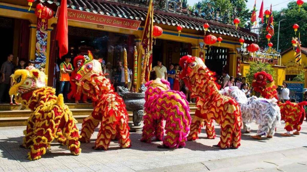 Lễ hội Kỳ Yên là một sự kiện nổi bật thường niên được tổ chức tại các đình thần khắp Nam Bộ