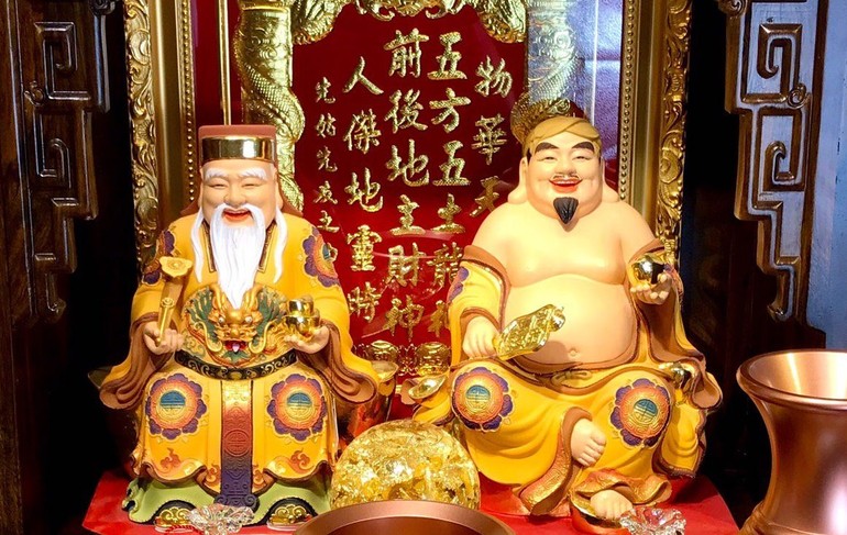 Trong những ngày thường, thắp 1 nén hương là đủ. Trong các dịp quan trọng như lễ lộc hoặc ngày giỗ trong gia đình, bạn nên thắp 3 hoặc 5 nén hương.