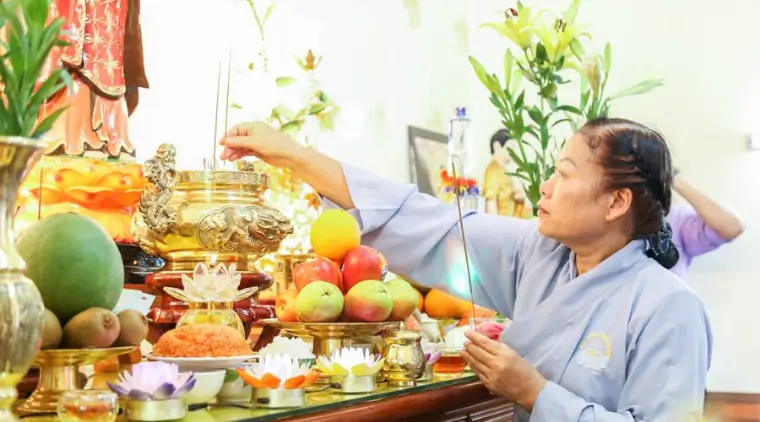 Rằm tháng 8 cúng thường được thực hiện vào đúng ngày 15