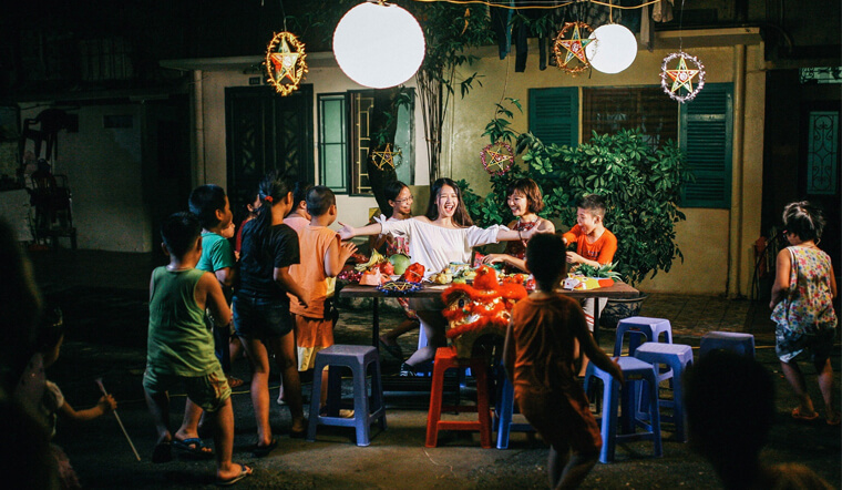 Rằm tháng 8 là dịp giúp trẻ em cảm nhận được tình cảm và sự chăm sóc của cha mẹ mà là cơ hội để bày tỏ lòng biết ơn đối với ông bà và cha mẹ của mình