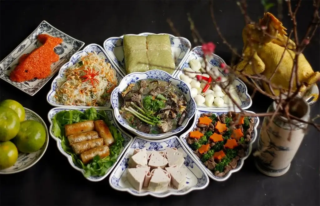 Tùy vào hoàn cảnh và điều kiện của từng gia đình, việc chuẩn bị lễ mặn hay lễ chay để tiễn ông Táo Quân có thể khác nhau