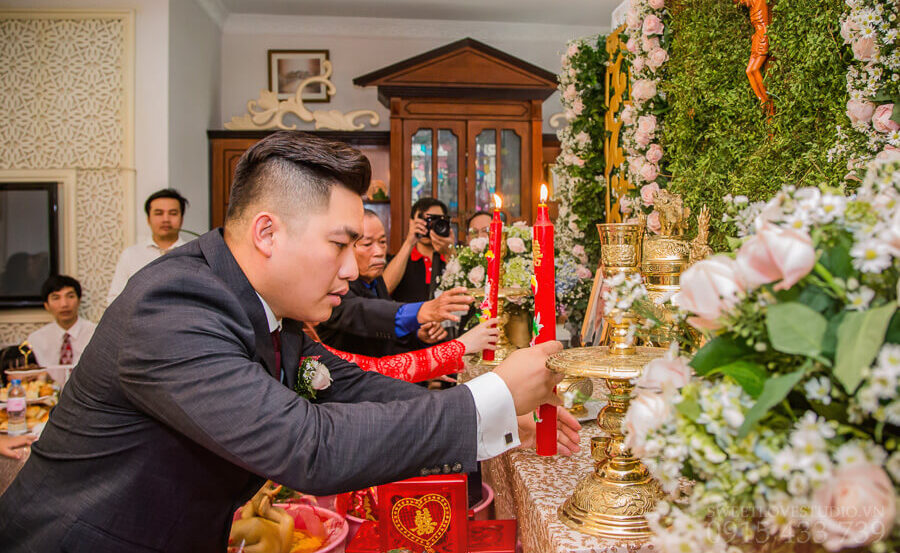 Lễ lên đèn, có nguồn gốc từ rất xa xưa và đã được truyền từ thế hệ này sang thế hệ khác