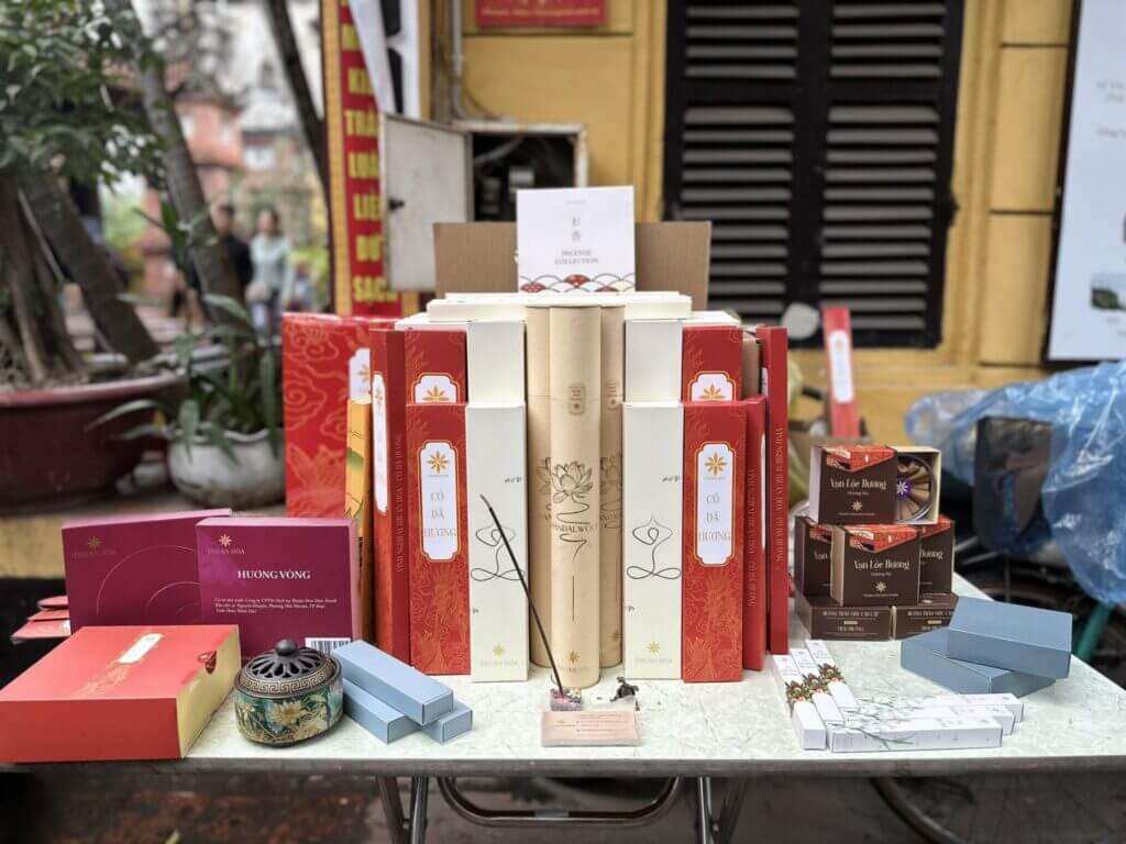 Nhang thơm Thuận Hóa Đan Thanh, được chế tạo từ 100% thành phần tự nhiên