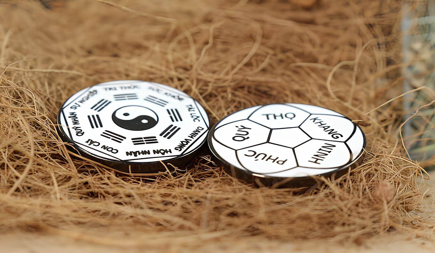 Phong thủy được chia thành nhiều trường phái khác nhau, một số trường phái phổ biến nhất trong đó là