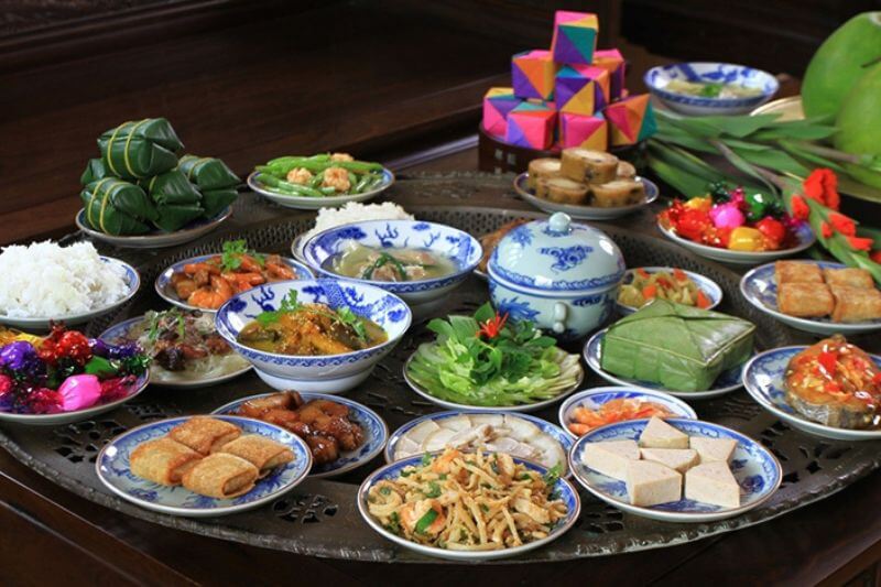 Văn khấn đón ông bà tổ tiên về nhà ăn Tết: Bài số 2 dành cho gia đình, hộ kinh doanh cúng Gia Thần ngày tất niên