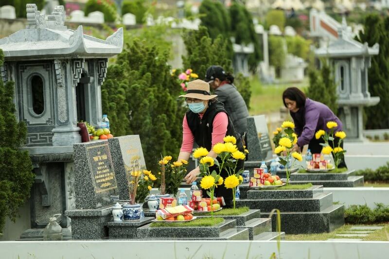 Văn khấn tảo mộ ngày Tết: Văn khấn tảo mộ theo văn khấn cổ truyền Việt Nam