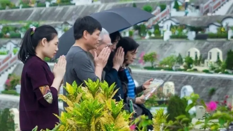 Văn khấn Tết Thanh minh: Văn khấn Tết thanh minh tại nghĩa trang