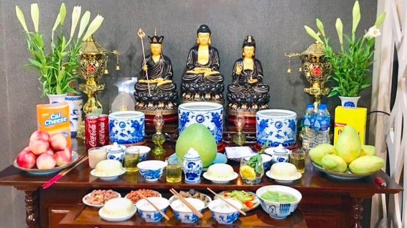 Khi gia đình cần mở rộng không gian hoặc thay đổi cấu trúc nhà cửa, việc di chuyển bàn thờ sang vị trí khác là điều khó tránh khỏi