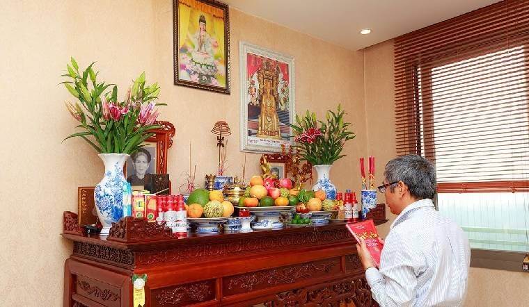 Văn khấn mùng 1 Tết cúng gia tiên số 1